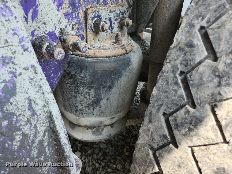 image for item DI1228 2000 Freightliner Classic XL  dump truck