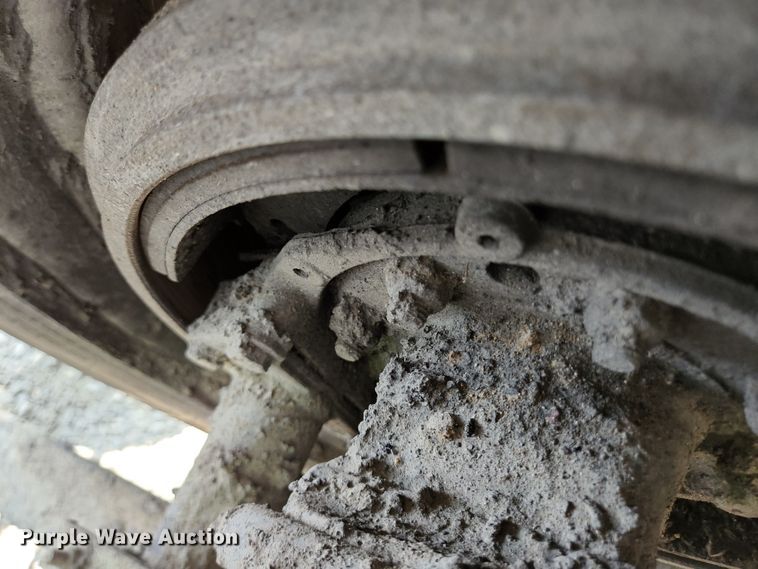 image for item DI1228 2000 Freightliner Classic XL  dump truck