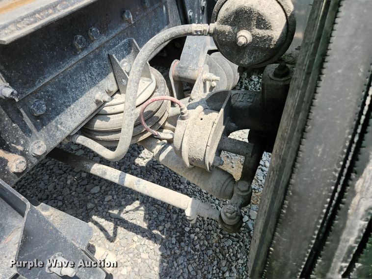 image for item DI1228 2000 Freightliner Classic XL  dump truck