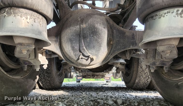 image for item DI1228 2000 Freightliner Classic XL  dump truck