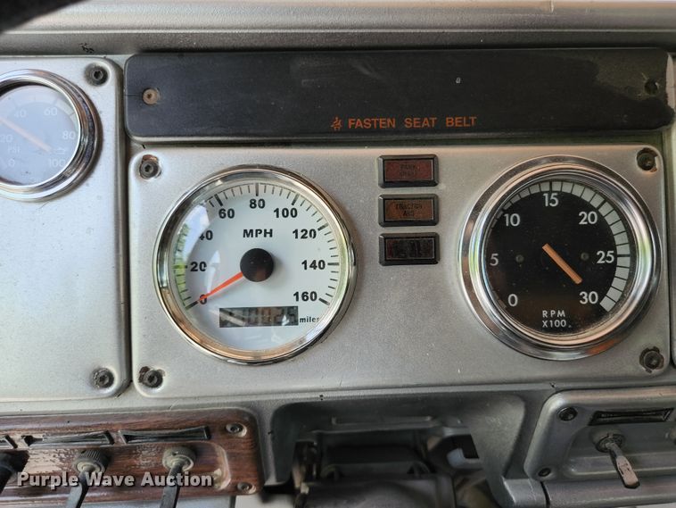 image for item DI1228 2000 Freightliner Classic XL  dump truck