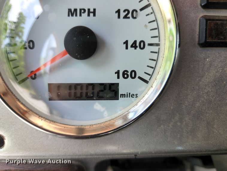 image for item DI1228 2000 Freightliner Classic XL  dump truck