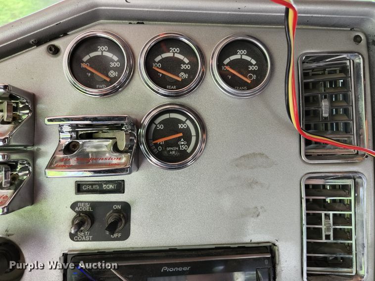 image for item DI1228 2000 Freightliner Classic XL  dump truck