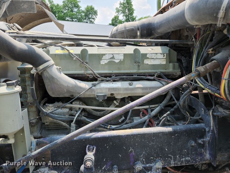 image for item DI1228 2000 Freightliner Classic XL  dump truck