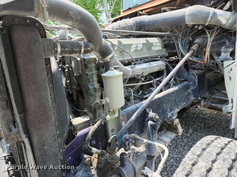 image for item DI1228 2000 Freightliner Classic XL  dump truck