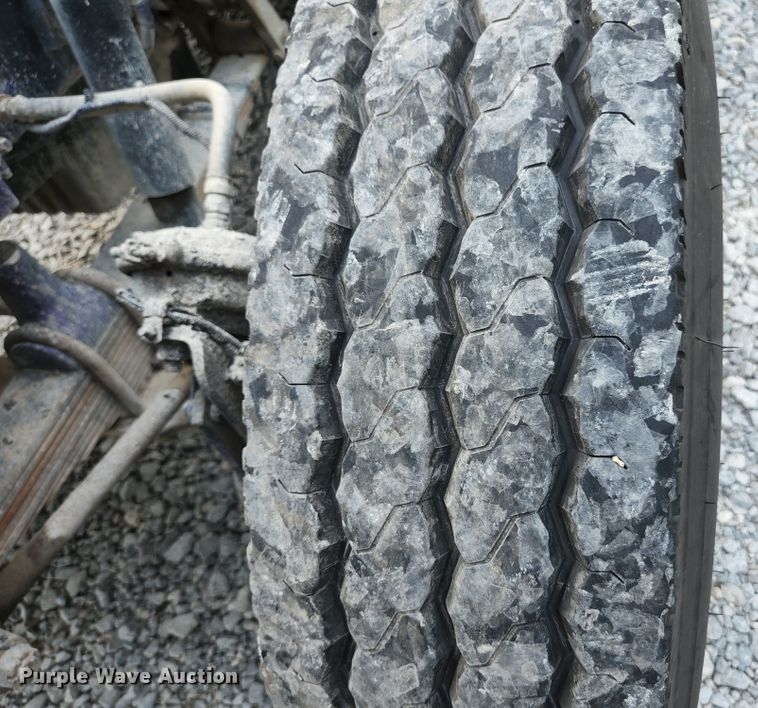 image for item DI1228 2000 Freightliner Classic XL  dump truck