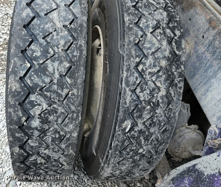 image for item DI1228 2000 Freightliner Classic XL  dump truck