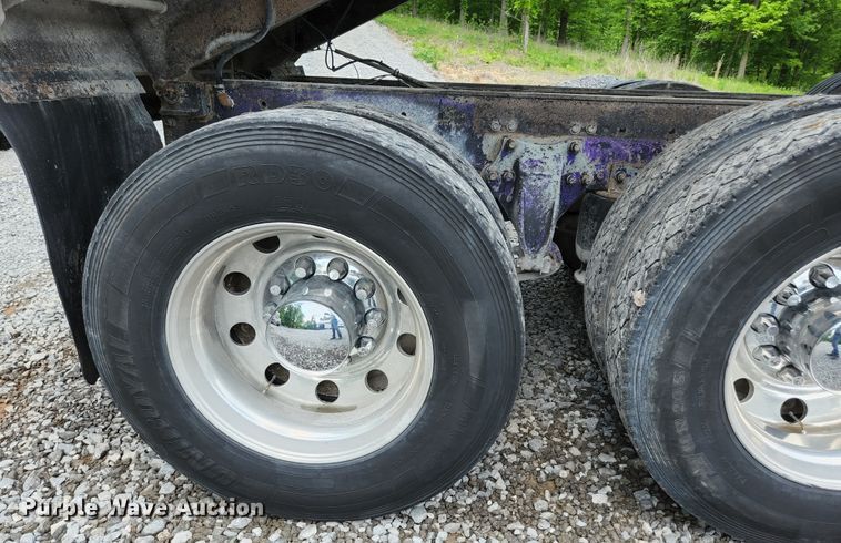 image for item DI1228 2000 Freightliner Classic XL  dump truck