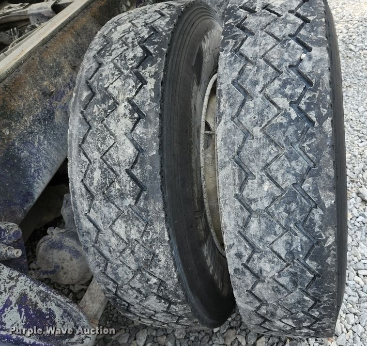 image for item DI1228 2000 Freightliner Classic XL  dump truck