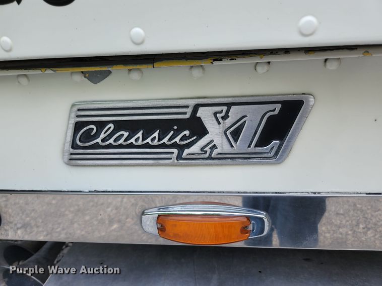 image for item DI1228 2000 Freightliner Classic XL  dump truck