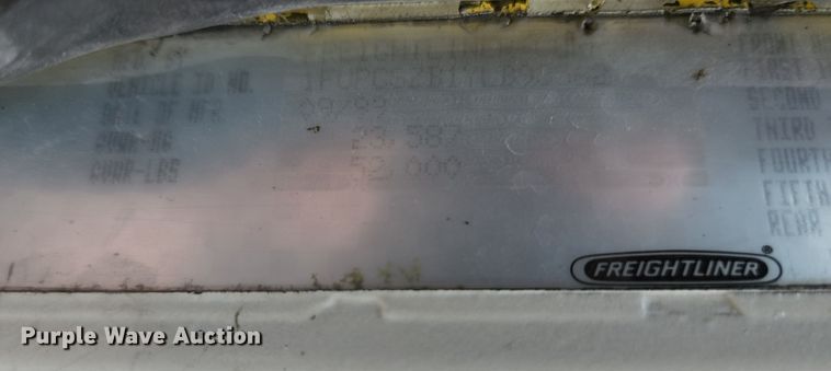 image for item DI1228 2000 Freightliner Classic XL  dump truck