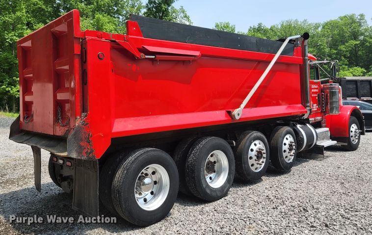 image for item DI1229 1996 Peterbilt 379  dump truck