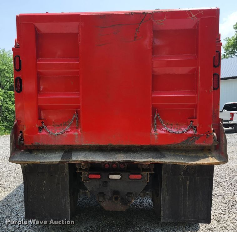 image for item DI1229 1996 Peterbilt 379  dump truck
