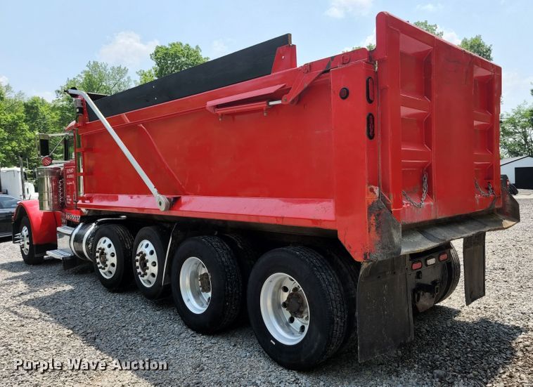 image for item DI1229 1996 Peterbilt 379  dump truck