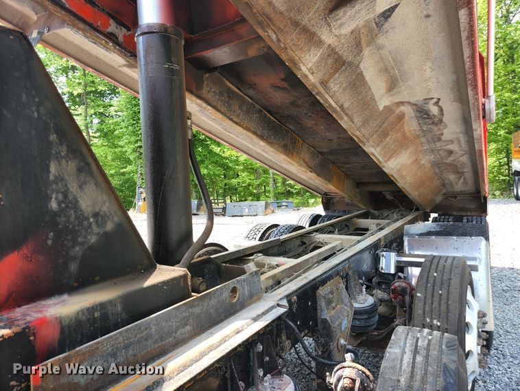 image for item DI1229 1996 Peterbilt 379  dump truck