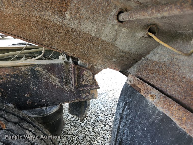 image for item DI1229 1996 Peterbilt 379  dump truck