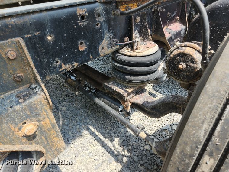 image for item DI1229 1996 Peterbilt 379  dump truck