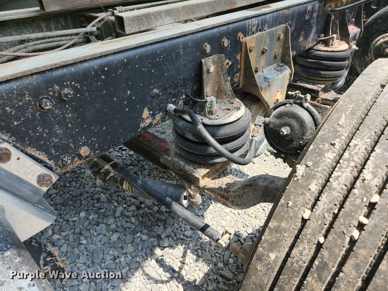 image for item DI1229 1996 Peterbilt 379  dump truck