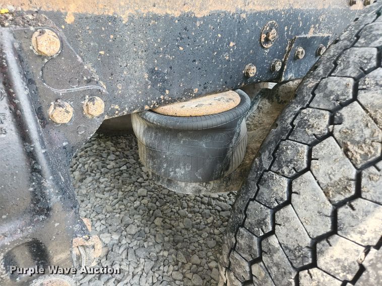 image for item DI1229 1996 Peterbilt 379  dump truck