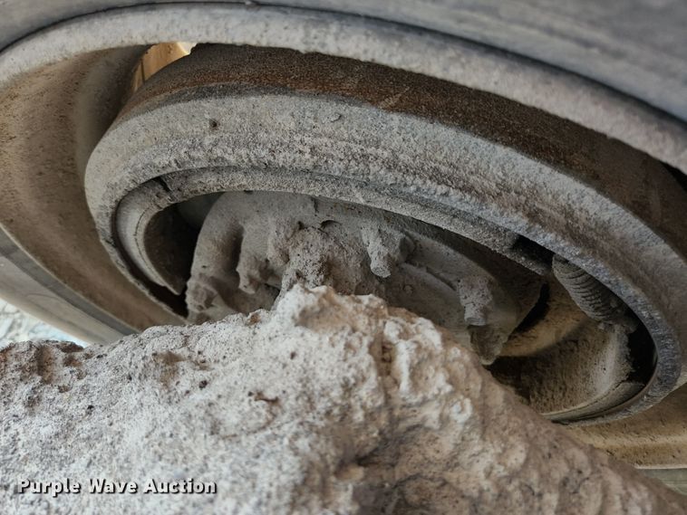 image for item DI1229 1996 Peterbilt 379  dump truck