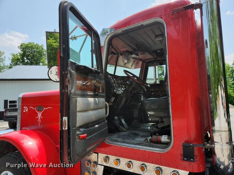 image for item DI1229 1996 Peterbilt 379  dump truck