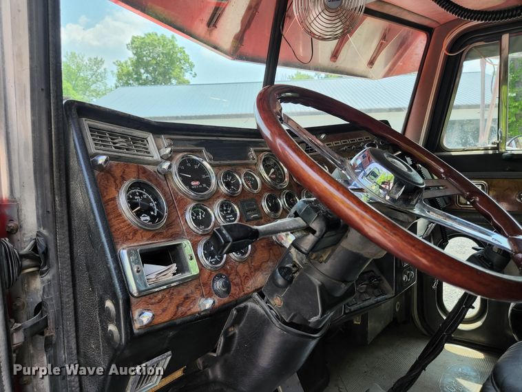 image for item DI1229 1996 Peterbilt 379  dump truck