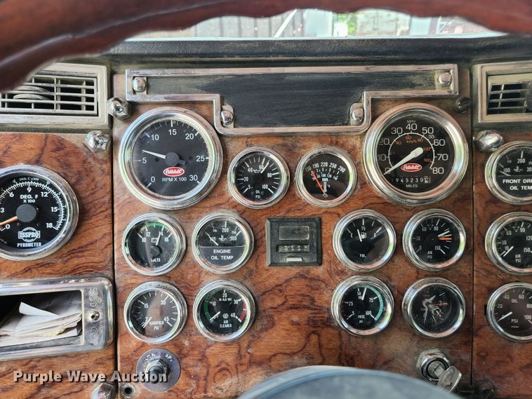 image for item DI1229 1996 Peterbilt 379  dump truck