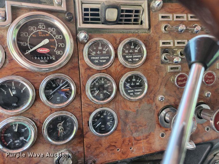 image for item DI1229 1996 Peterbilt 379  dump truck