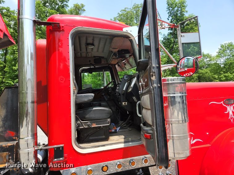 image for item DI1229 1996 Peterbilt 379  dump truck