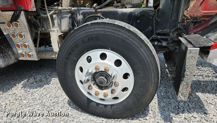 image for item DI1229 1996 Peterbilt 379  dump truck