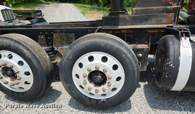 image for item DI1229 1996 Peterbilt 379  dump truck