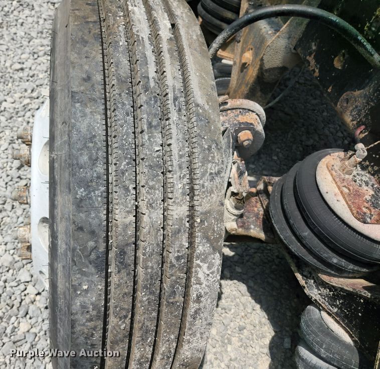 image for item DI1229 1996 Peterbilt 379  dump truck