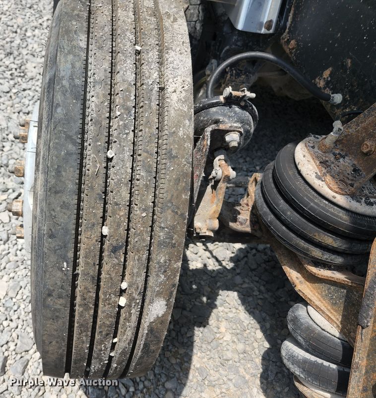 image for item DI1229 1996 Peterbilt 379  dump truck