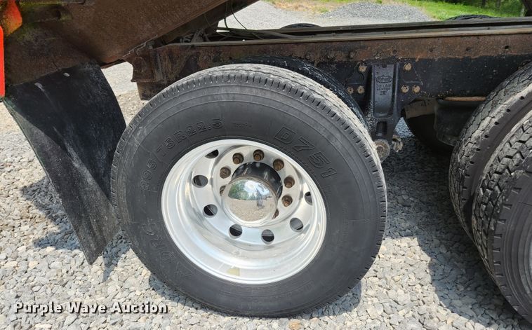 image for item DI1229 1996 Peterbilt 379  dump truck