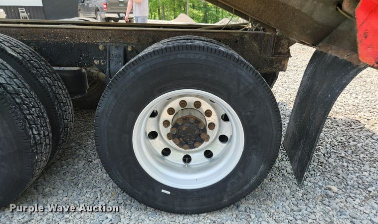 image for item DI1229 1996 Peterbilt 379  dump truck