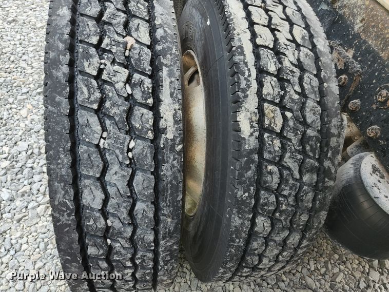 image for item DI1229 1996 Peterbilt 379  dump truck