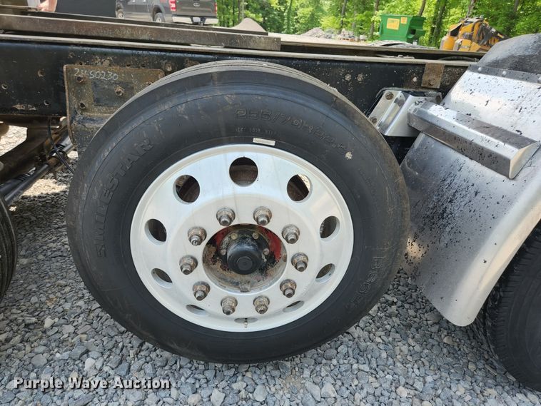 image for item DI1229 1996 Peterbilt 379  dump truck