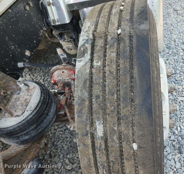 image for item DI1229 1996 Peterbilt 379  dump truck