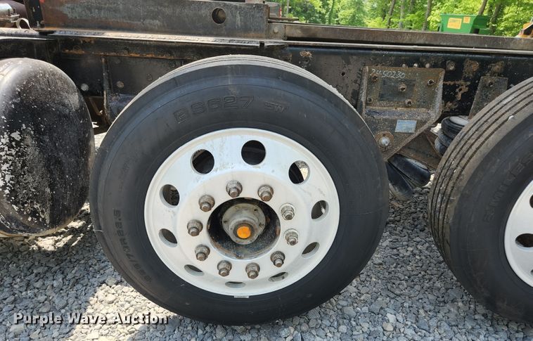 image for item DI1229 1996 Peterbilt 379  dump truck