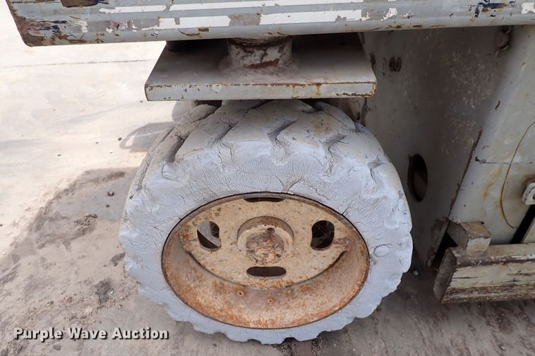 image for item DI1945 1996 Mec 1632  scissor lift