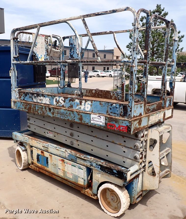 image for item DI1946 Genie GS-2646  scissor lift