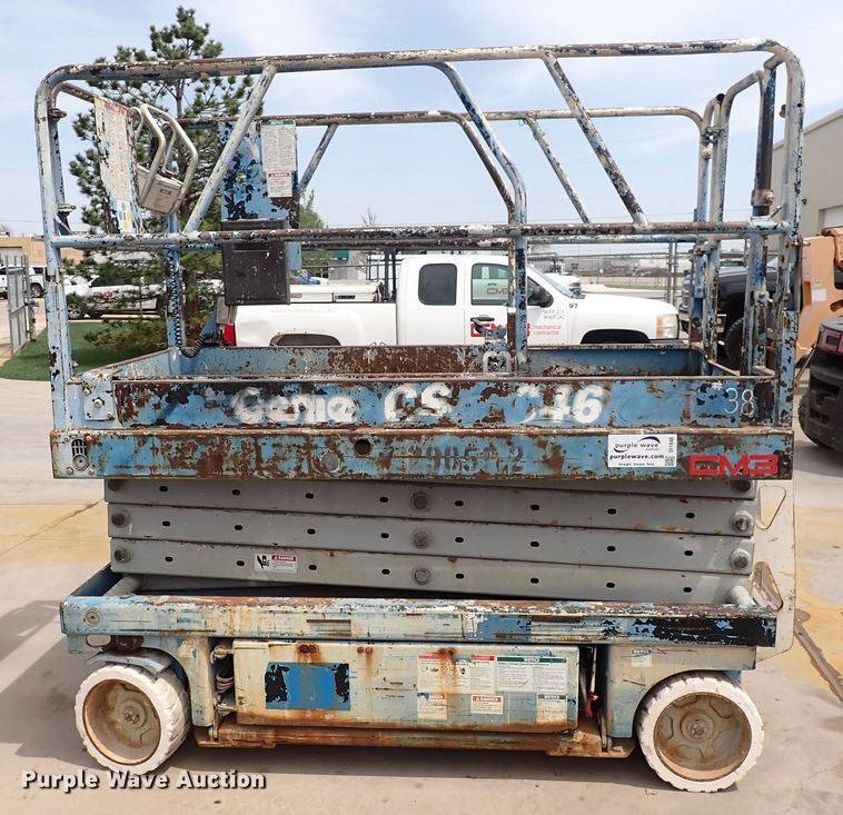image for item DI1946 Genie GS-2646  scissor lift
