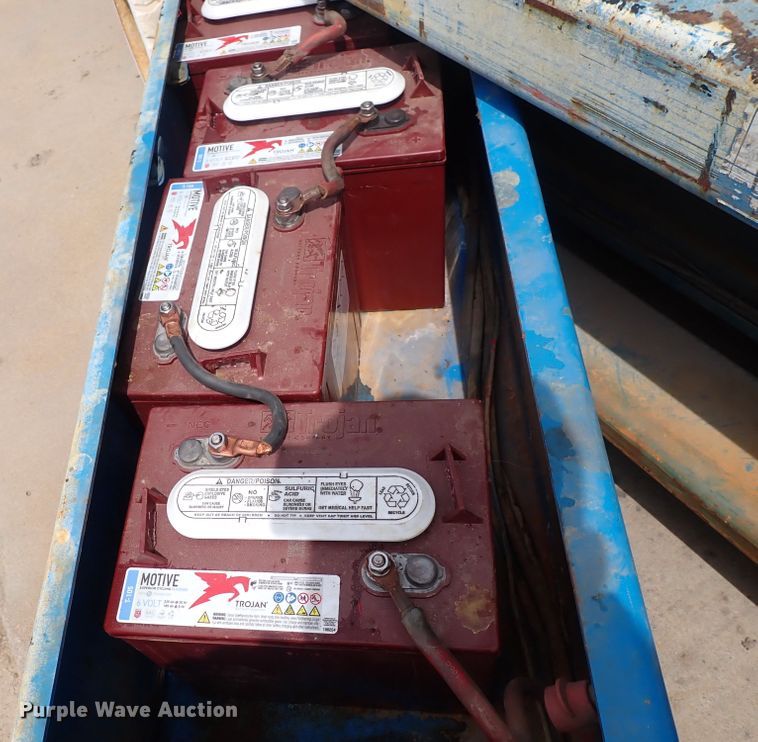 image for item DI1946 Genie GS-2646  scissor lift