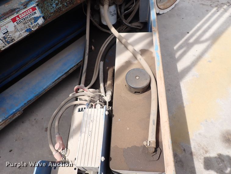 image for item DI1946 Genie GS-2646  scissor lift