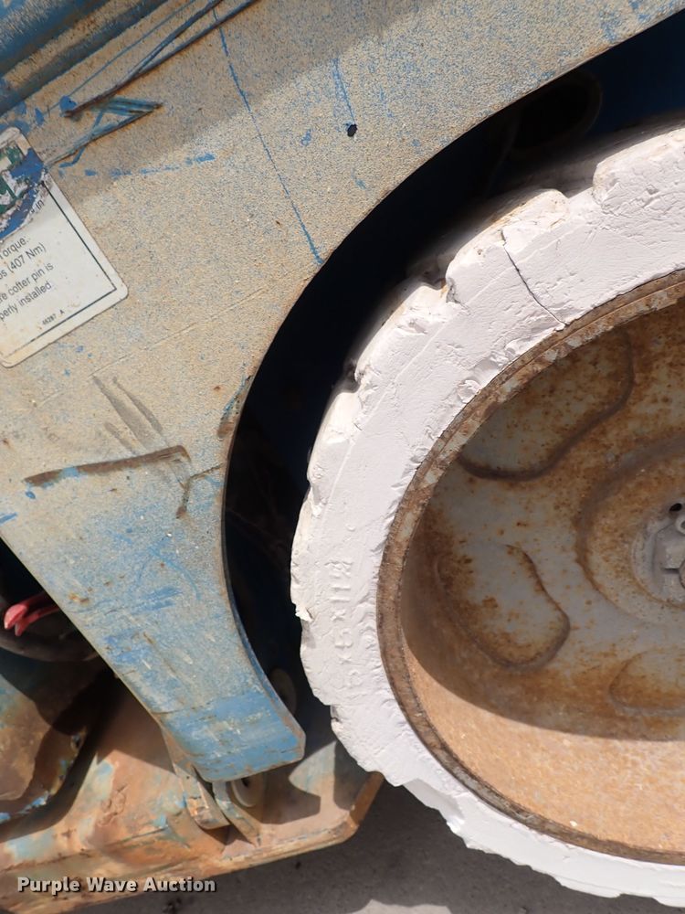 image for item DI1946 Genie GS-2646  scissor lift