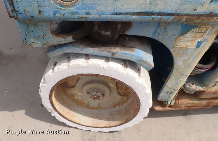 image for item DI1946 Genie GS-2646  scissor lift