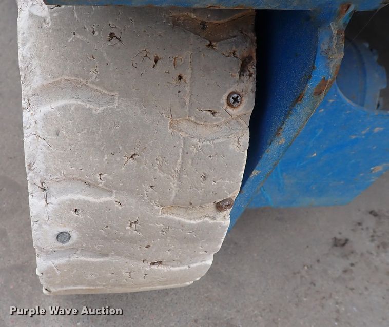 image for item DI1946 Genie GS-2646  scissor lift