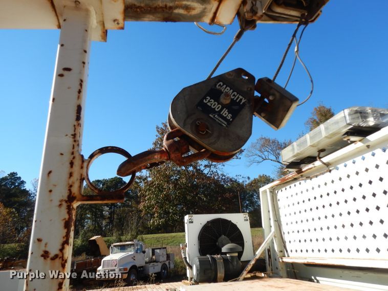 image for item DI8578 2008 International 4300  utility / service truck