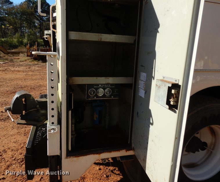 image for item DI8578 2008 International 4300  utility / service truck