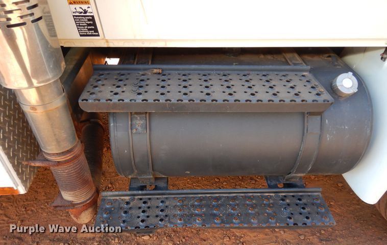 image for item DI8578 2008 International 4300  utility / service truck